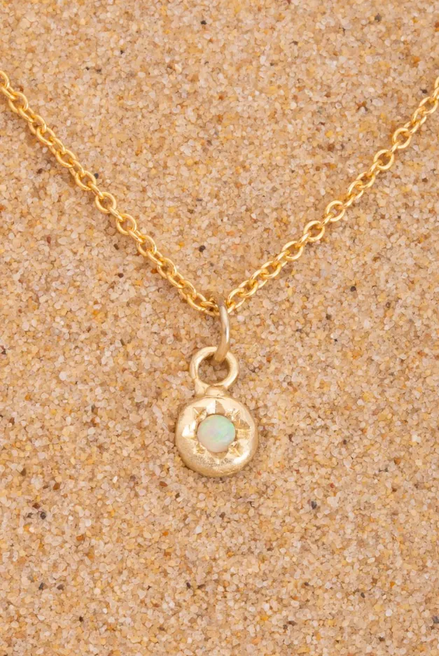 AH Opal Star Necklace 9kt Yellow Gold