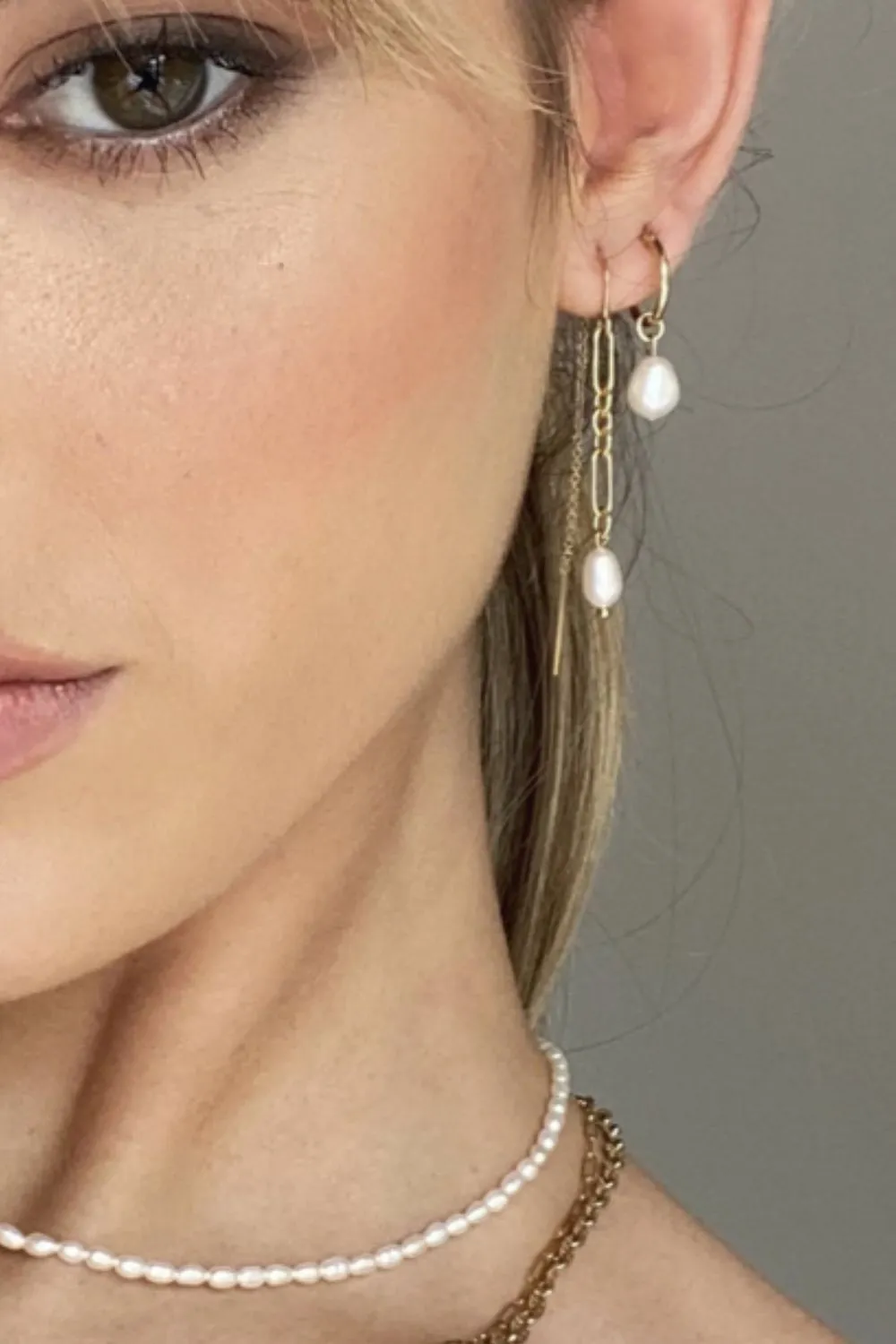 ANNA PEARL THREAD EARRINGS - GOLD