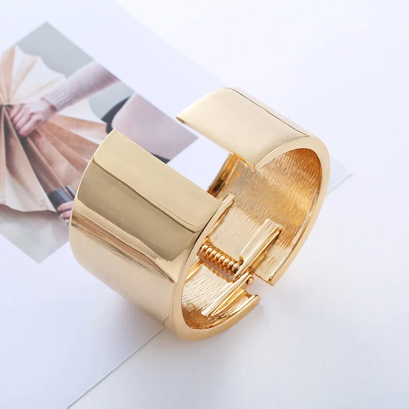 Asymmetrical Wide Mirror Golden Bracelet