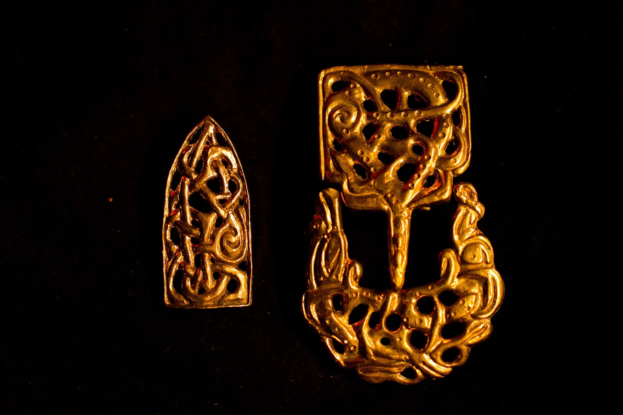 Belt buckle set with integral tongue - VB2932