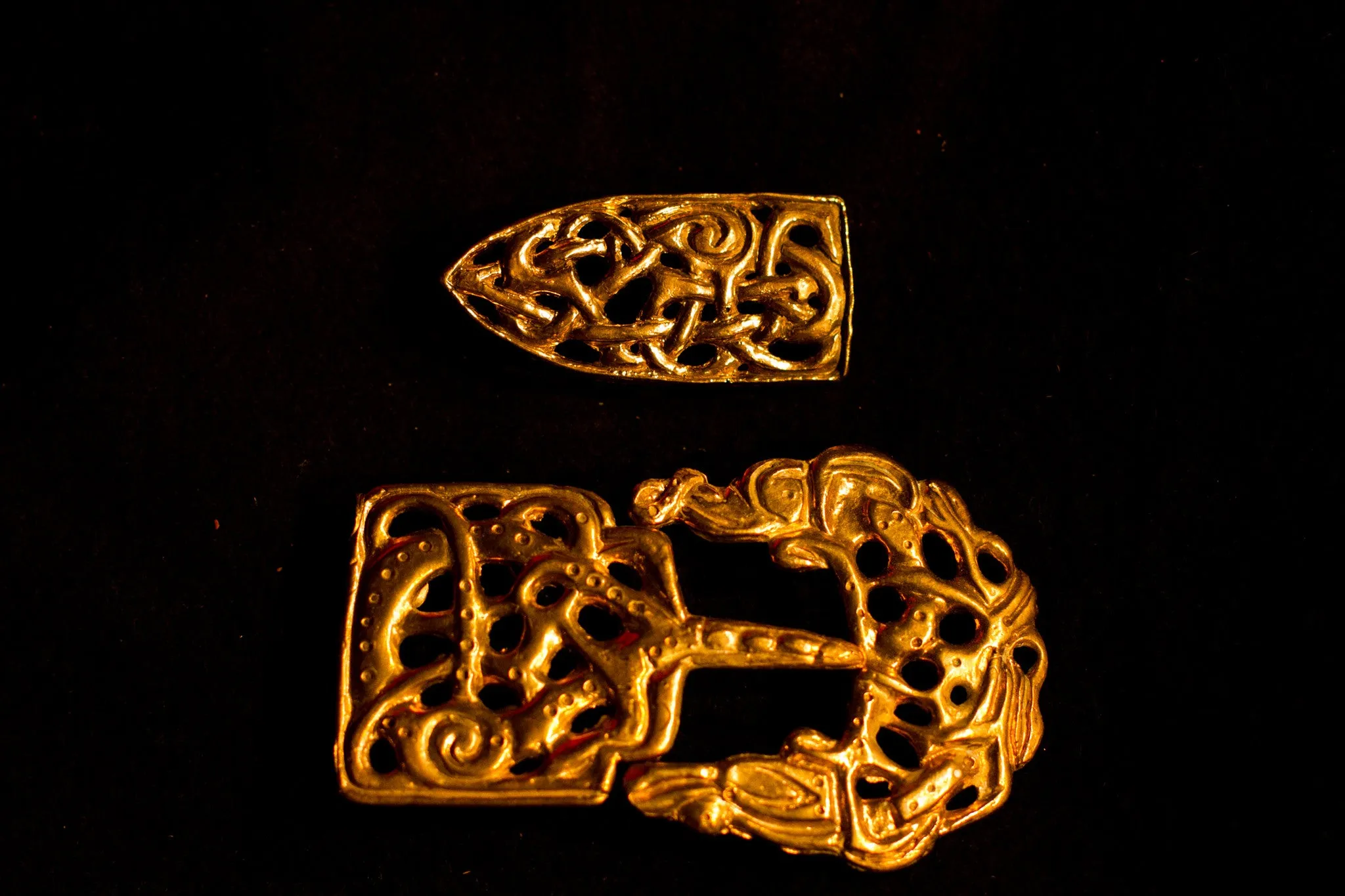 Belt buckle set with integral tongue - VB2932