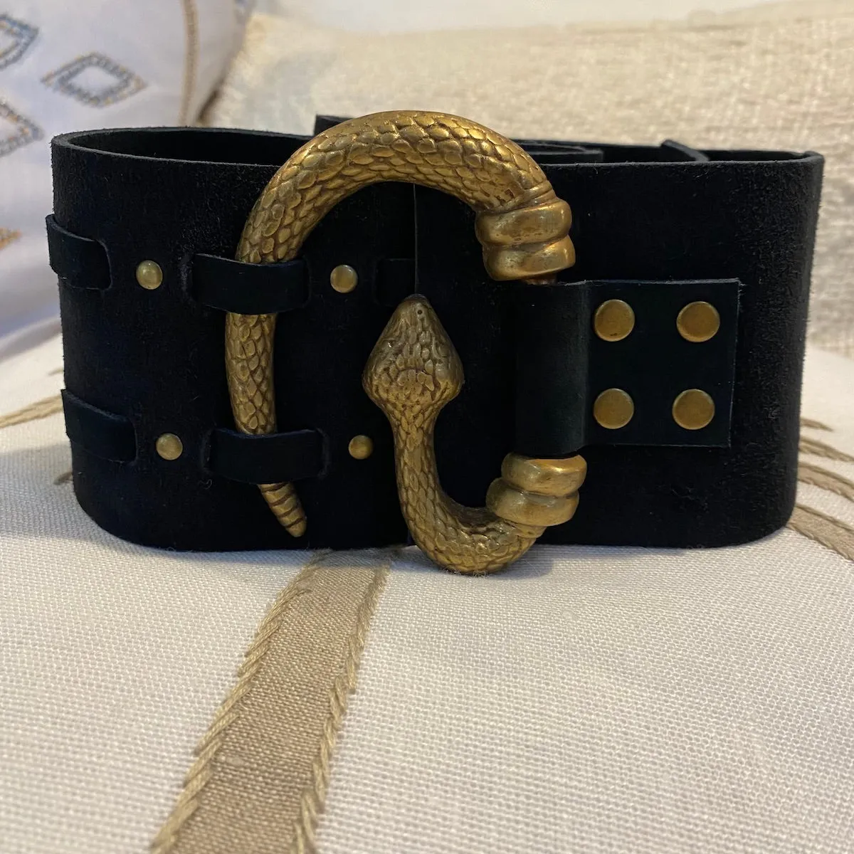 BLACK SUEDE SNAKE BUCKLE BELT