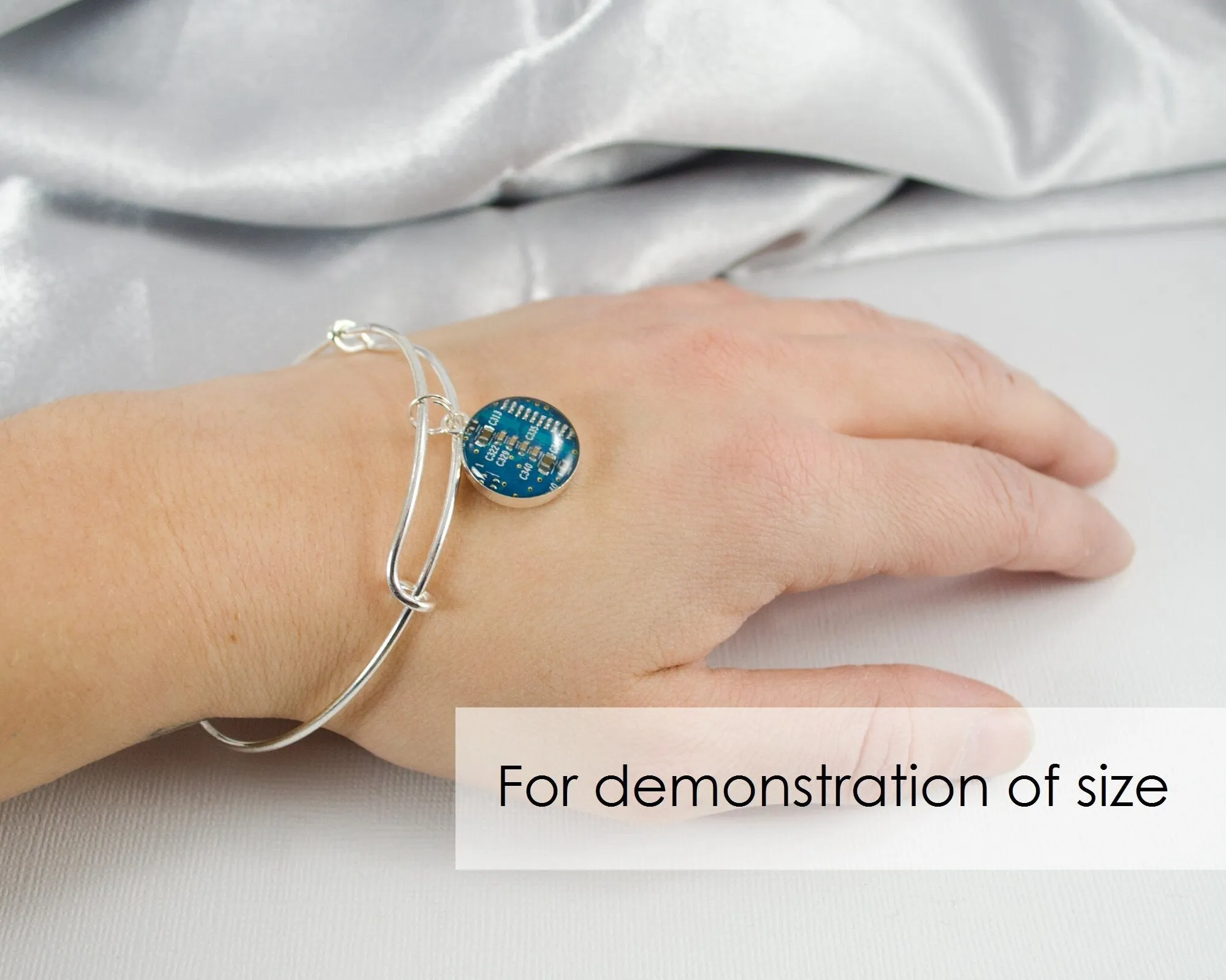 Blue Recycled Circuit Board Expandable Bracelet, Electrical Engineer Jewelry, Unique Gift for Software Engineer, Geek Chic Jewelry