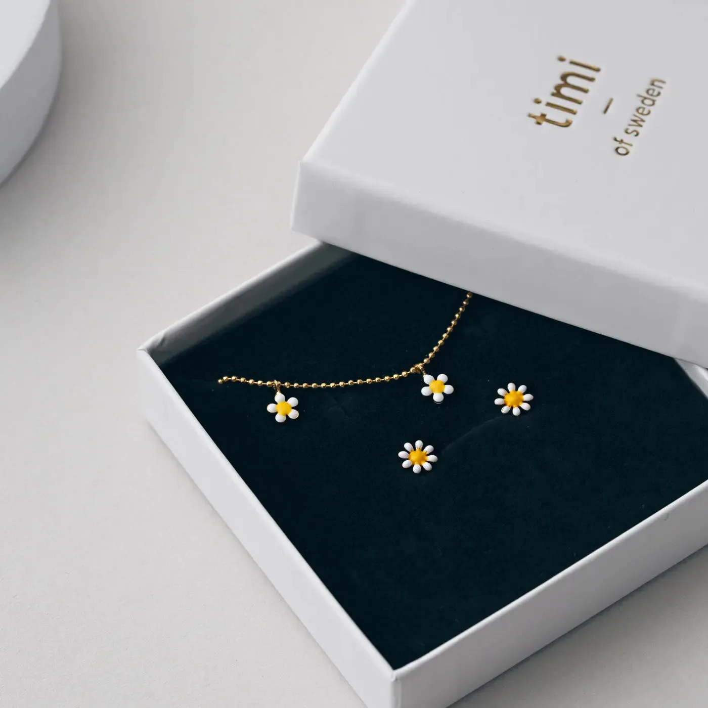 Doris - Daisy Enamel Set