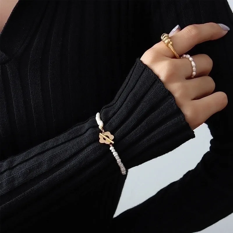 Fashion Light Luxury Freshwater Pearl Flower Ot Buckle Titanium Steel Plated 18k Gold Bracelet