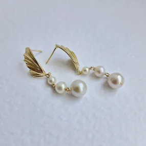 Graduated Pearl Earrings | 18k Gold-plated Mirror Butterfly Wing Earpost